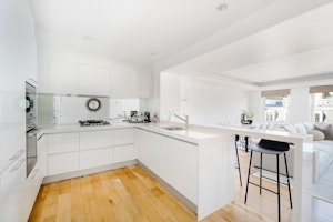 Urban Elegant Abode image 13
