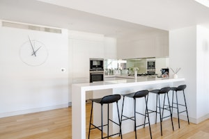 Urban Elegant Abode image 7