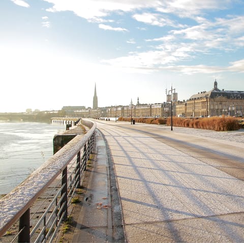 Discover the beauty of Bordeaux from Les Chartrons neighbourhood