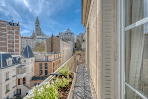 Parisian Vistas image 12