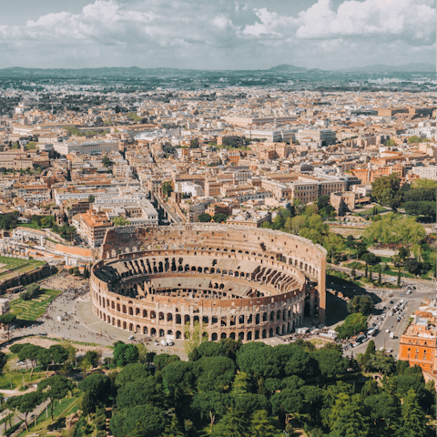 Walk to the world's most famous amphitheatre in under ten minutes