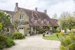 Oak Lodge image 1