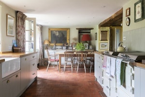 Oak Lodge image 13