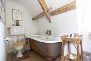 Oak Lodge image 8