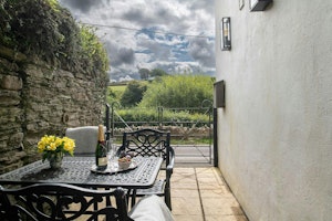 The Oak Retreat image 13