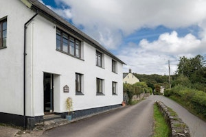 The Oak Retreat image 11
