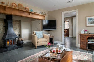 The Oak Retreat image 9