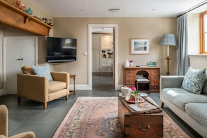 The Oak Retreat image 5