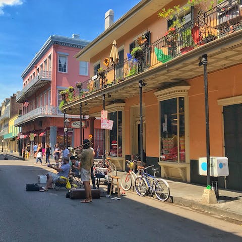 Pop into art galleries, coffee shops, bars, markets, and more in the famous French Quarter, you're just an eight-minute drive away