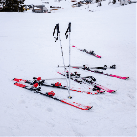 Carve up the slopes at the nearby Northstar mountain resort, under fifteen minutes away by car