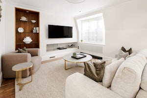 Champagne in Mayfair image 1