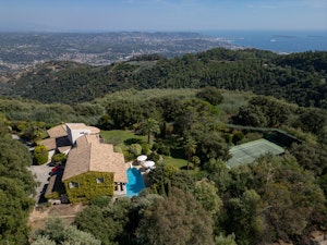 Riviera in Green image 15