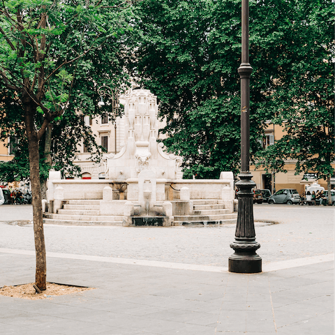 Stay right outside the Piazza Testaccio, in the centre of this historic district