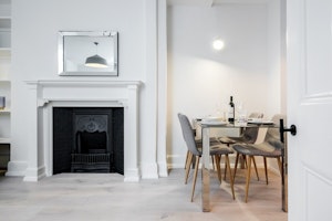 Upstager image 8