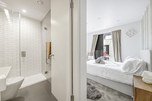 Capital Hideaway image 11