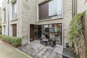 Capital Hideaway image 8