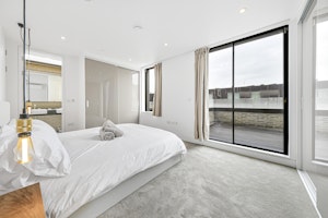 Capital Hideaway image 6