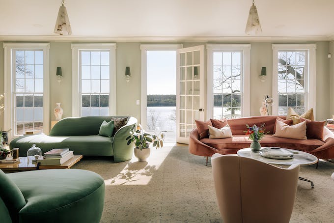 Enchanting Riverside Retreat