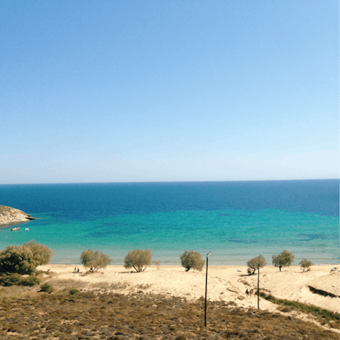 Swim in the crystal clear water of Paralia Gialiskari beach