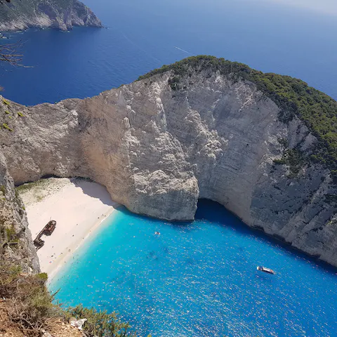 Discover the stunning sandy beaches of Zakynthos