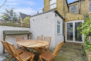 The Battersea Belle image 6