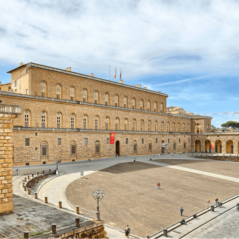 Enjoy a covetable location on Pitti Square, juststeps from the Pitti Palace