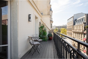 A Parisian Portrait image 10