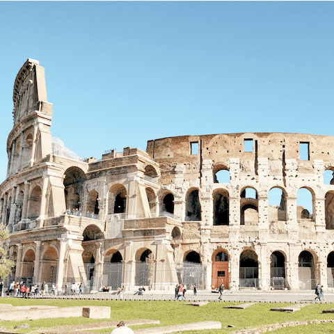Stroll to the iconic Colosseum of Rome in just a few minutes