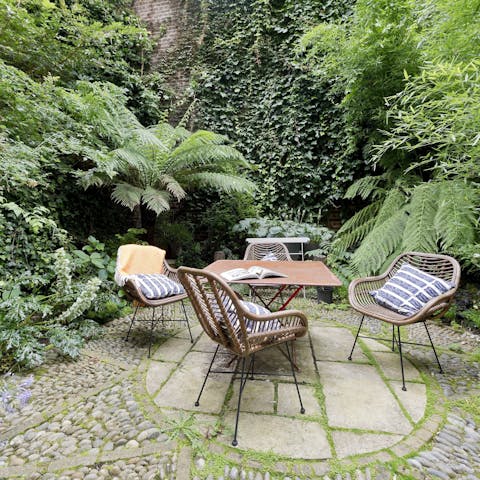 Sit out in the cosy garden on warm evenings