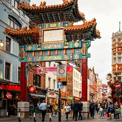 Visit the top-rated restaurants around Chinatown