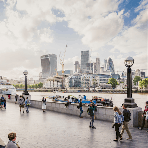 Stroll along the picturesque Southbank, just twenty-six minutes away on the underground