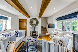 Cosy Cotswolds Cottage image 1