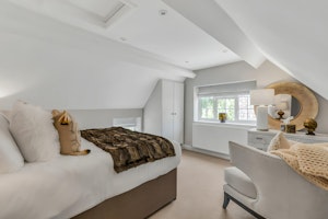 Cosy Cotswolds Cottage image 8
