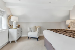 Cosy Cotswolds Cottage image 7