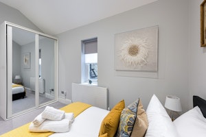 Knightsbridge Hideaway image 12