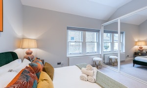 Knightsbridge Hideaway image 9