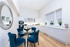 Knightsbridge Hideaway image 4