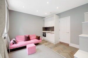 An Elegant Abode image 15