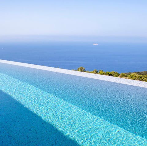 Take in the magnificient sea views from your private infinity pool