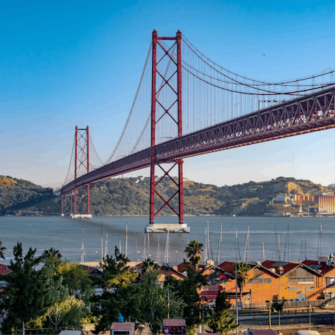 Enjoy relaxing strolls along the Tagus river, a seven-minute walk from home