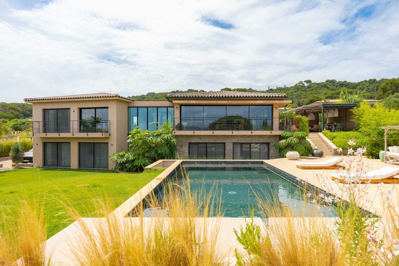 A Mediterranean Muse main image