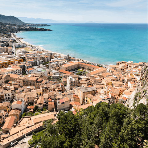 Stay just a short drive from the town centre of Cefalù 