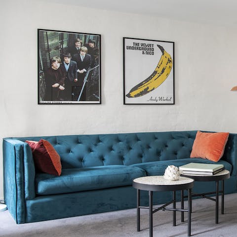 Get cosy beneath the Velvet Underground and Rolling Stones prints