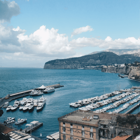 Stroll to Sorrento harbour, just ten minutes away