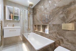 Central Canvas image 12