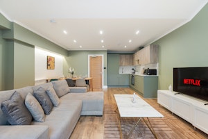 Central Canvas image 11
