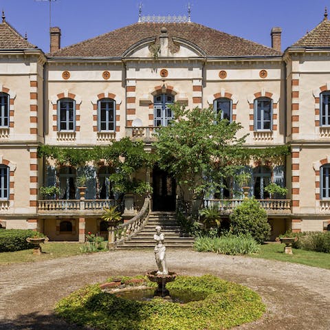 The villa's location on the edge of a hamlet, two miles from Gaillac