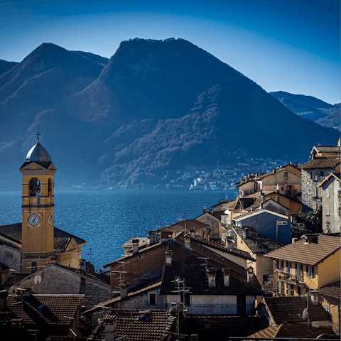 Explore the beautiful city of Como – Cattedrale di Santa Maria Assunta is a two-minute walk away