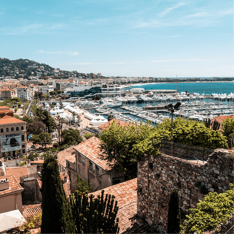 Enjoy the beauty of Cannes, with the iconic marina just moments away 