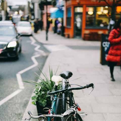 Stay close to the vibrant Green Lanes, dotted with exciting shops and restaurants 